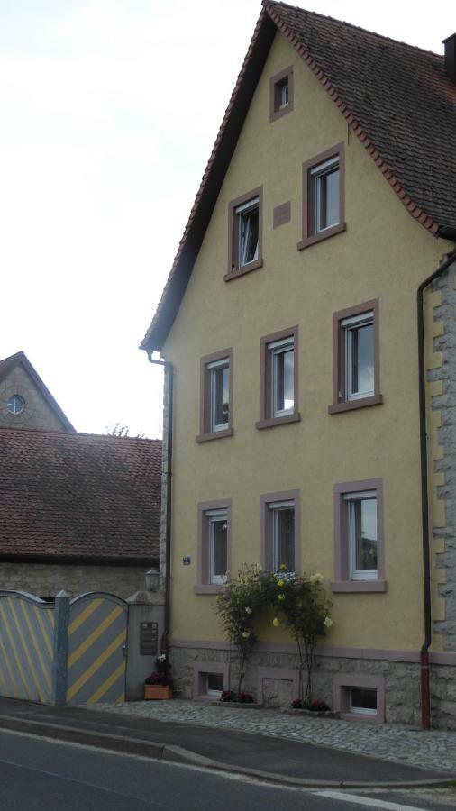 Ferienwohnung Angelika Gries Margetshoechheim Bagian luar foto